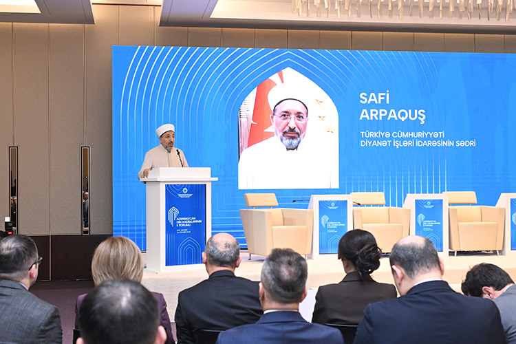 Diyanet İşleri Başkanı Arpaguş, Bakü'de "Din Adamları 2. Forumu"nda konuştu