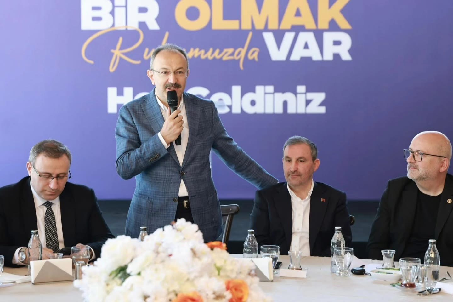 AK Partililerin Sultanbeyli Buluşmasında Perşembe Yaylası Gündemi