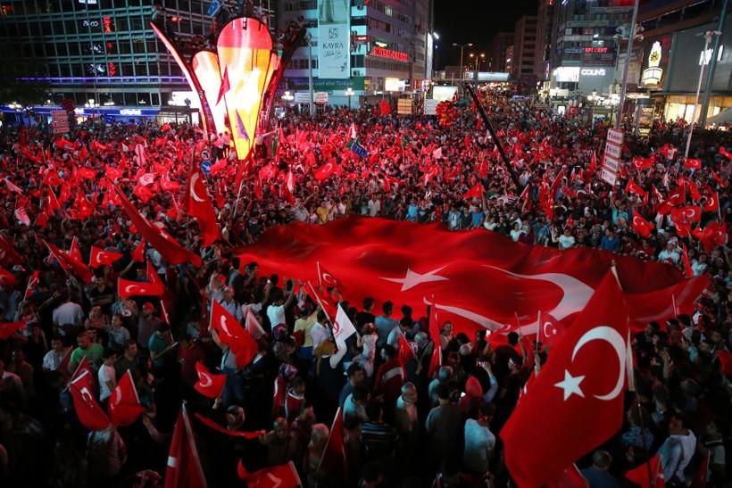 15 Temmuz'un 10. yılında demokrasi mücadelesi anılıyor