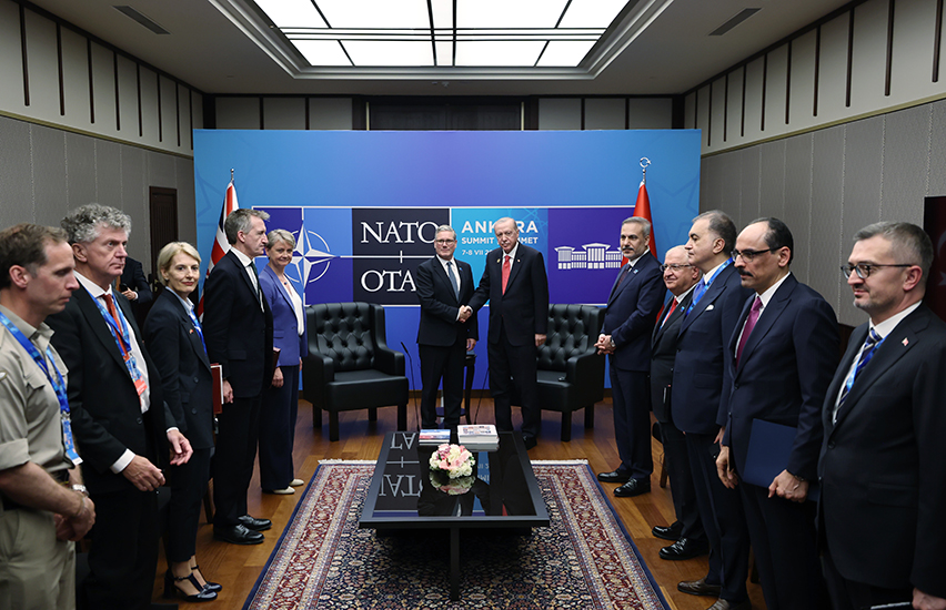Cumhurbaşkanı Erdoğan, Birleşik Krallık Başbakanı Starmer ile görüştü