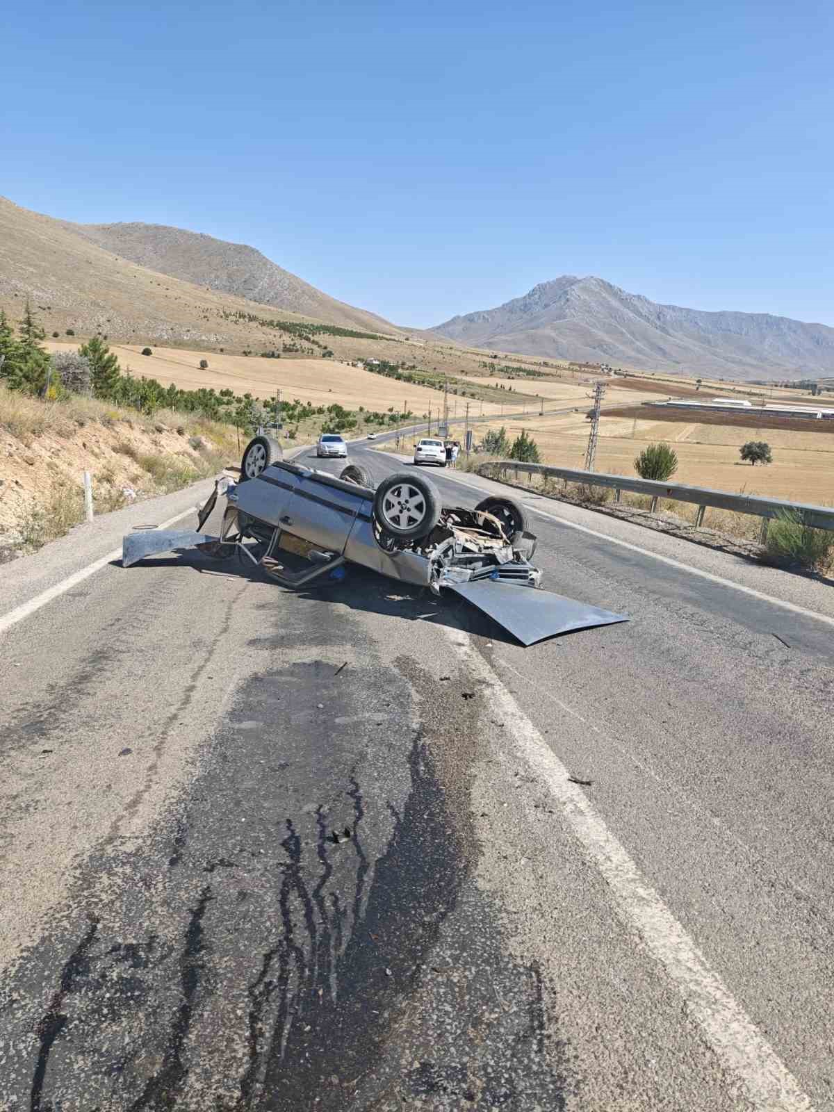 Elbistan'da Kontrolden Çıkan Araç Devrildi