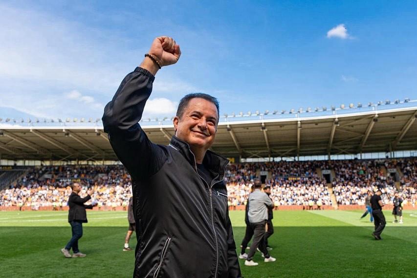 Hull City'nin yeni sportif direktörü Okan Özkan oldu