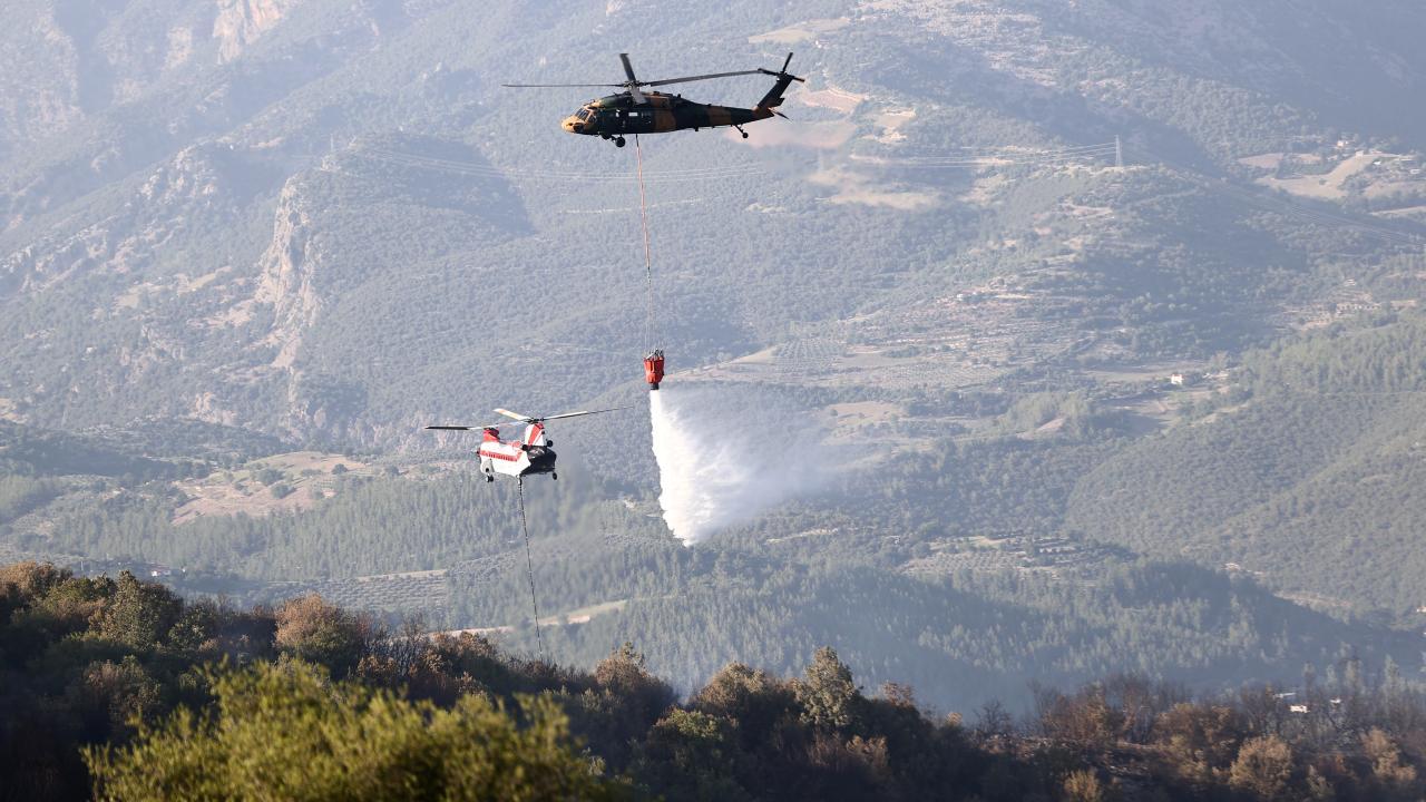 Orman yangınlarıyla mücadelede 161 hava aracı görev yapıyor