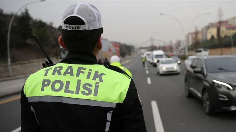 Trafikte ağır ihlallere ehliyet iptali geliyor