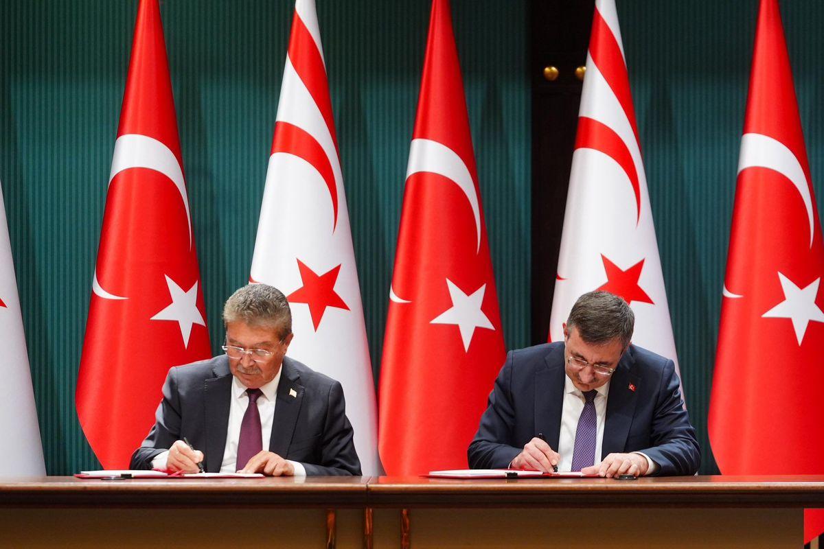 Türkiye ile KKTC arasında doğal gaz hattı için ilk imzalar atıldı