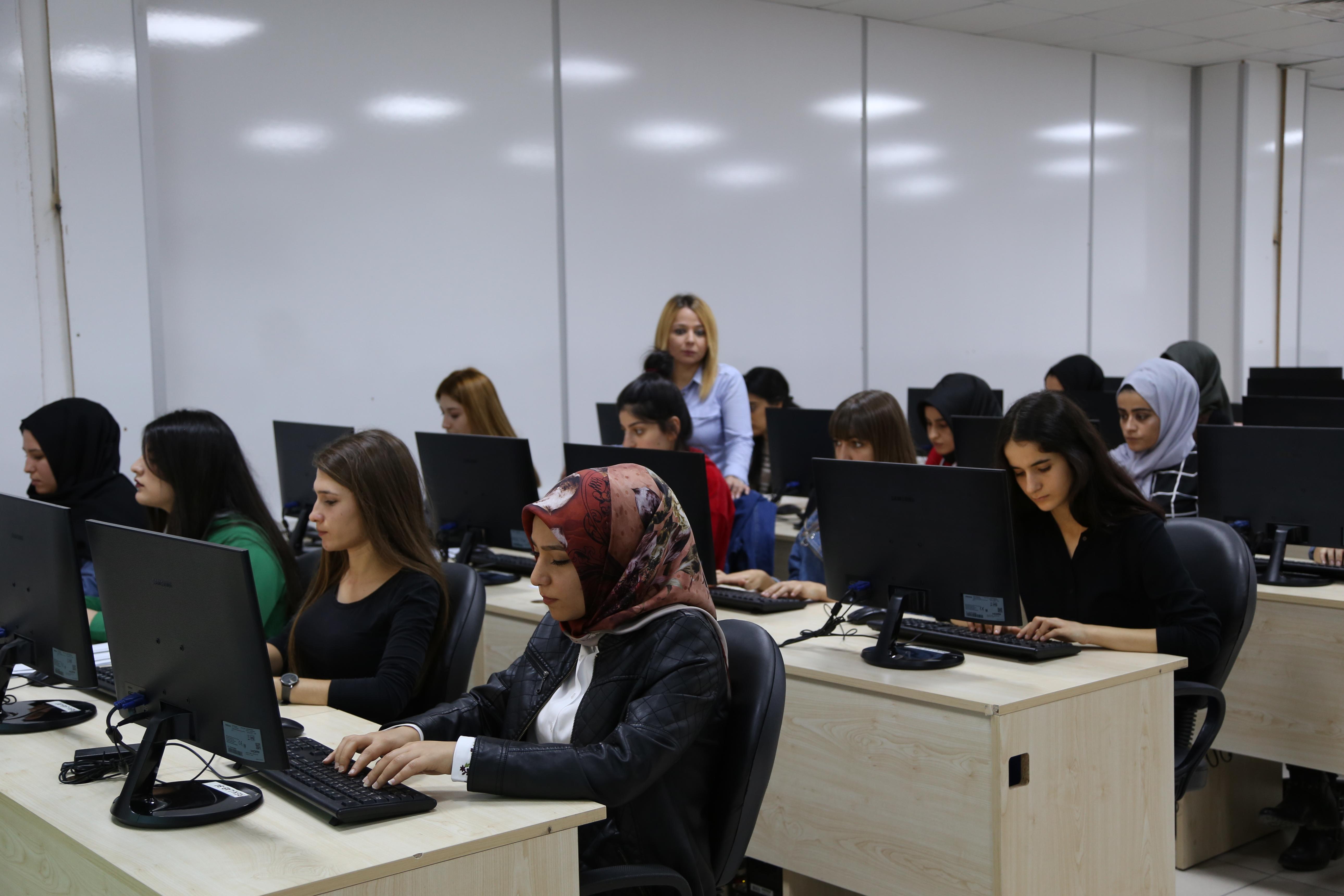 YÖK'ten üniversite kontenjanlarında yeni dönem: Geleceğin meslekleri öne çıkacak