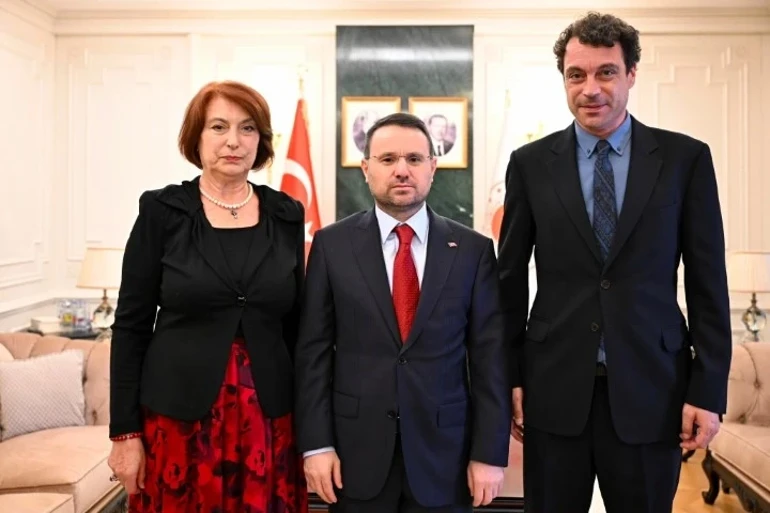 Adalet Bakanı Gürlek, Uğur Mumcu'nun ailesiyle bir araya geldi