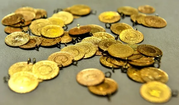 Altın Fiyatlarında Ateşkes Rüzgarı: Kritik Enflasyon Verisi Öncesi Rekor İvme