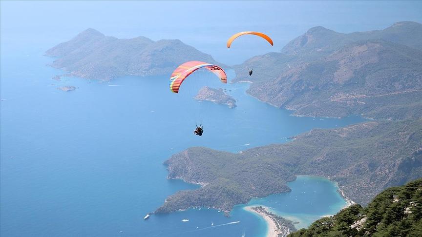 Babadağ’da Yamaç Paraşütü Kazası: Pilot ve Çinli Turist Hayatını Kaybetti