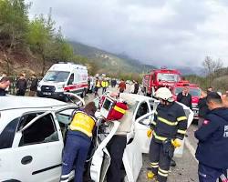 Diyarbakır'da Acı Kaza: Nişan Yolundaki Minibüs Devrildi, 5 Ölü, 11 Yaralı