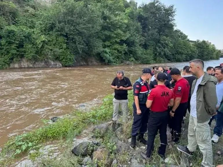 Giresun’da Felaketin Eşiğinde Aile Dramı: Sele Kapılan Anne ve İki Kızından Acı Haber