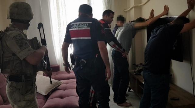 İstanbul’da dev uyuşturucu operasyonu: 257 bin 850 hap ele geçirildi, 2 şüpheli tutuklandı