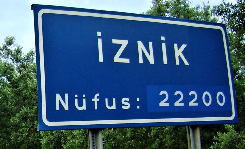 İznik'te iki otomobil çarpıştı: 2 kişi yaşamını yitirdi