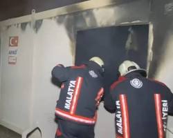 Malatya’da Konteyner Kentte Korkutan Yangın: Ekipler Alevlere Müdahale Ediyor
