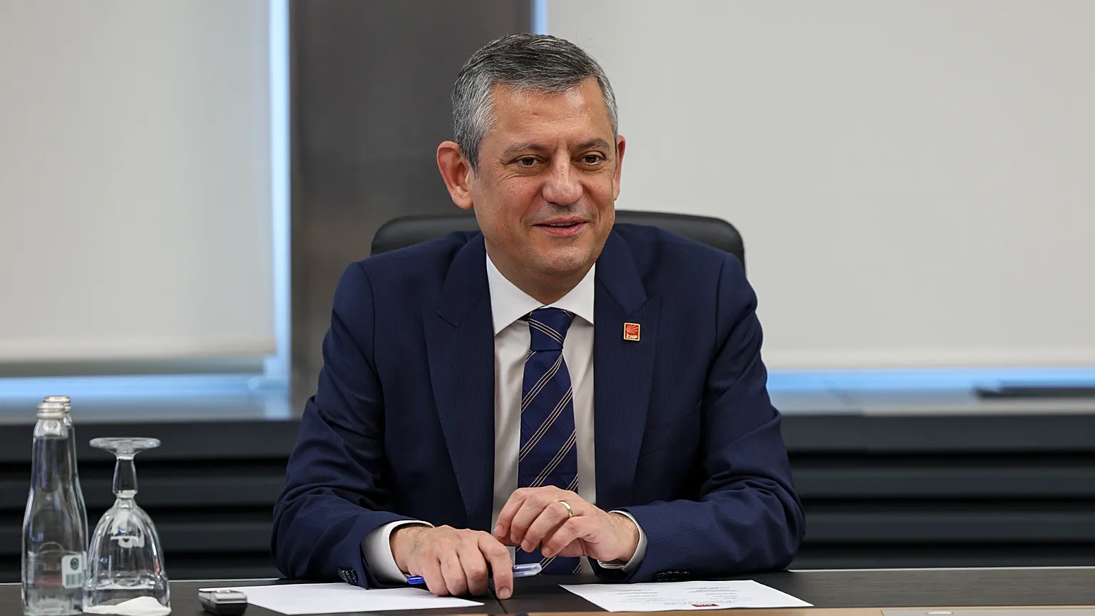 Özgür Özel'den Siyasi Gelecek Mesajı: "İktidar Olamazsak Görevi Bırakacağım"