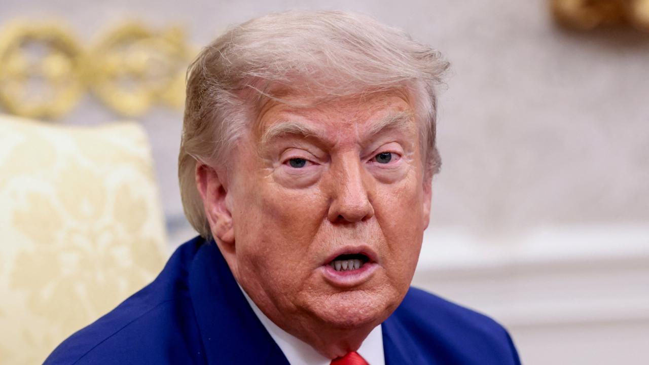 Trump'tan Hürmüz Boğazı Açıklaması: Umman'a Tehdit, Devrim Muhafızları ile Gizli Temas