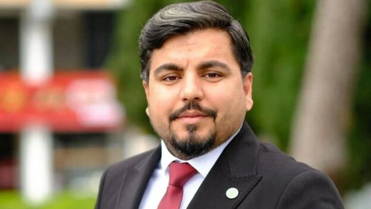 Youtuber Arif Kocabıyık Sınırda Yakalandı: Tır Dorsesi Altında Yurt Dışına Kaçış Girişimi