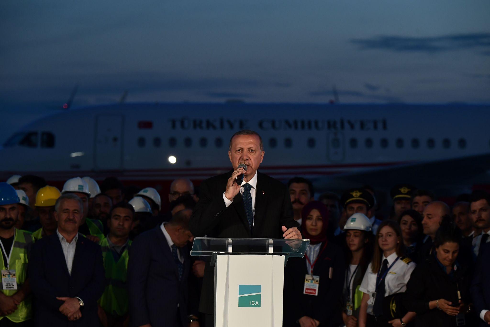 Erdoğan: Hava yolunu halkın yolu haline getirdik