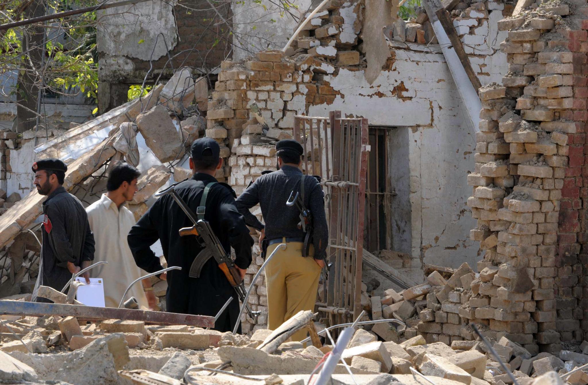 Pakistan’da cami girişinde patlama: 15 kişi hayatını kaybetti, 50’den fazla yaralı