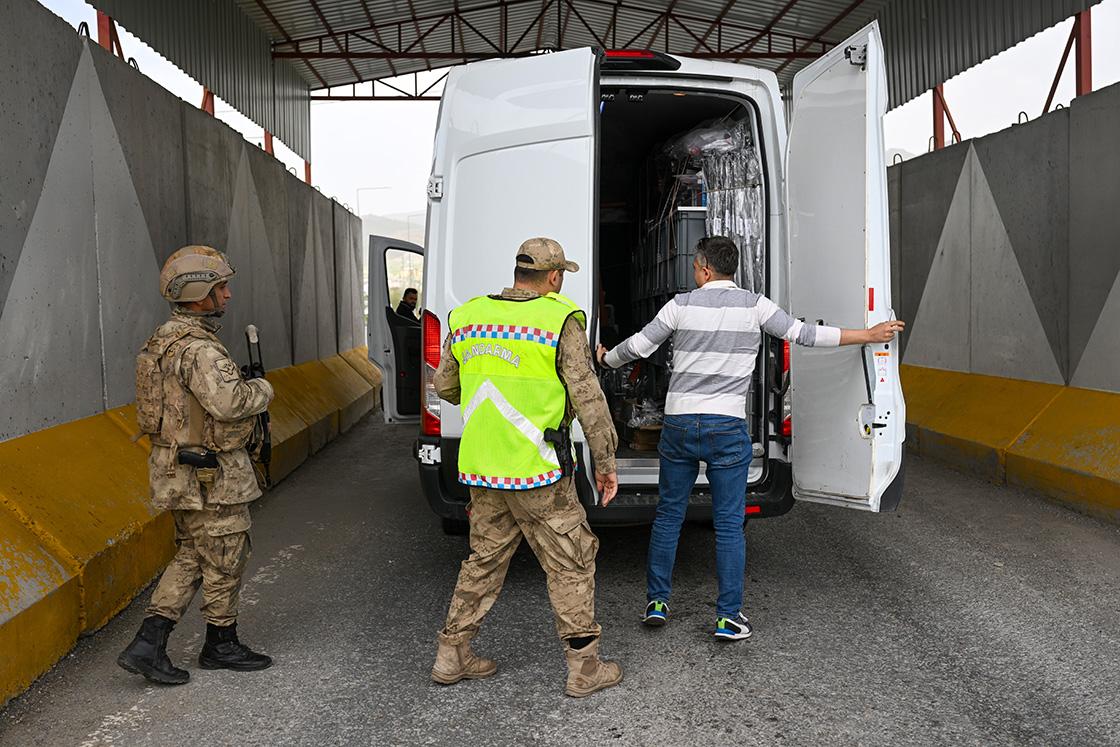 33 ilde göçmen kaçakçılığı operasyonu: 2 bin 822 düzensiz göçmen yakalandı