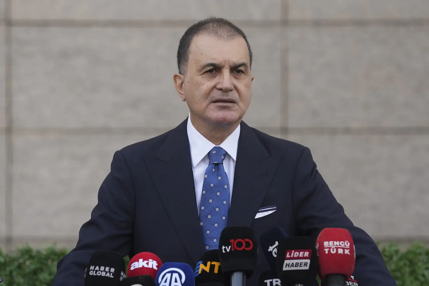 AK Parti Sözcüsü Ömer Çelik’ten Özgür Özel’e tepki: “Linç kampanyasına izin vermeyiz”