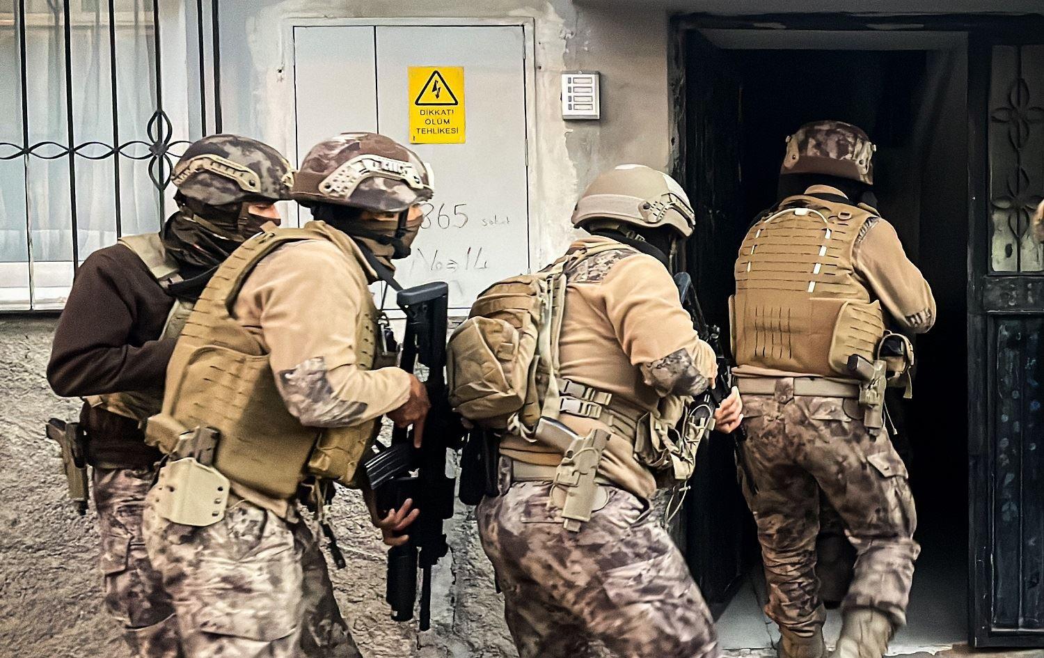 FETÖ ve DEAŞ’a 4 ayrı operasyon: 33 şüpheli gözaltına alındı