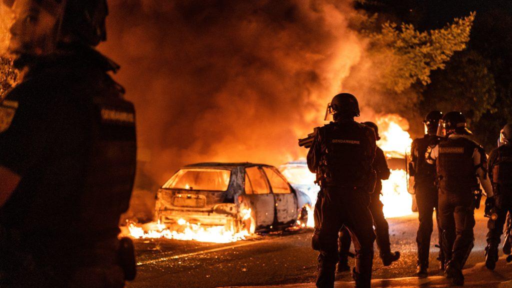 Fransa’da 4 Kentte Gece Sokağa Çıkma Yasağı: Lille’de Güvenlik Önlemleri Artırıldı