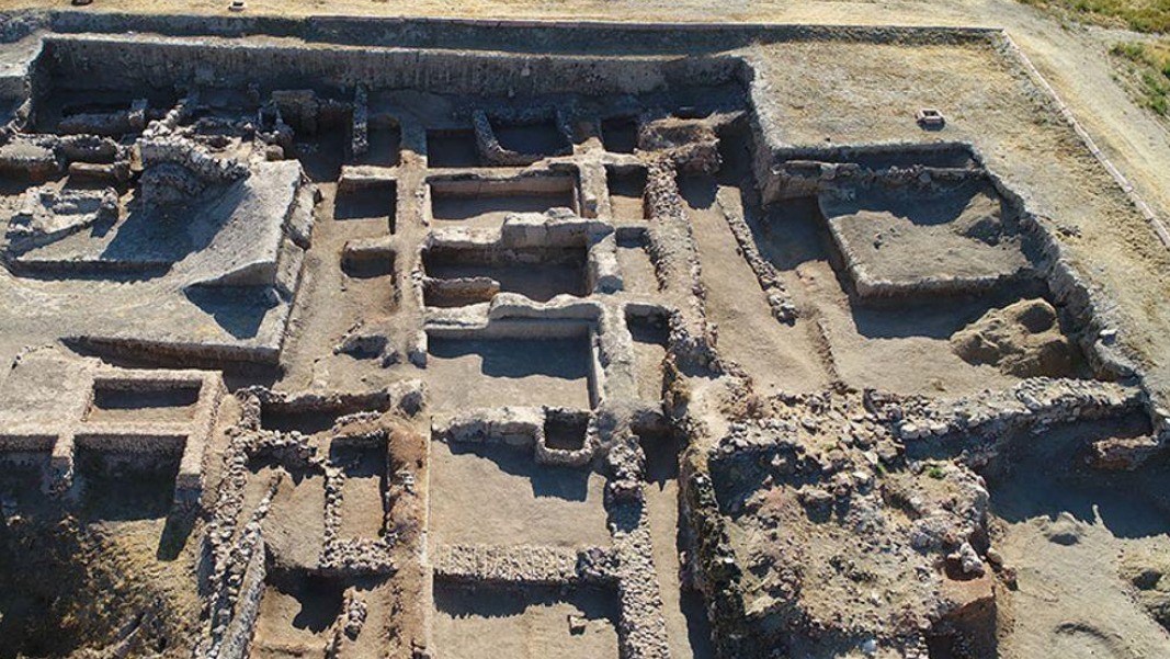 Kültepe’de 78 Yıllık Kazı Tarihinde Bir İlk: Helenistik Mozaik Ortaya Çıkarıldı