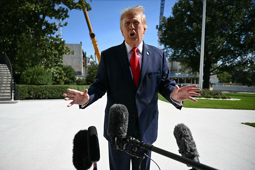 Trump’tan Husilere Sert Uyarı: “Yanlış İşler Yapıyorlar, Hem de Çok Yanlış”