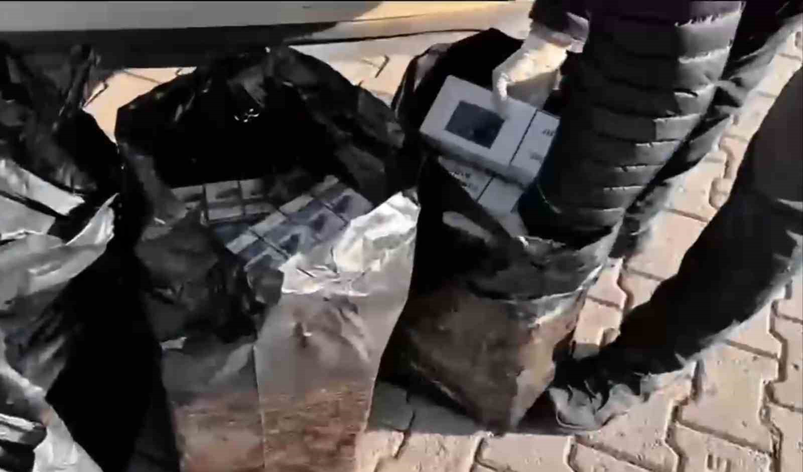 Ağrı’da 2 bin paket kaçak sigara ele geçirildi