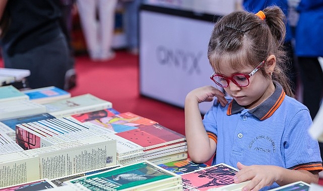 Antalya Kitap Fuarı'na ilgi sürüyor