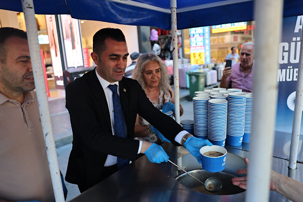 Antalya’da geleneksel aşure ikramı sürüyor Antalya’da geleneksel aşure ikramı sürüyor