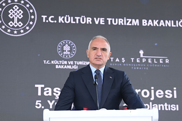 Bakan Ersoy , Vali Gül ile görüştü