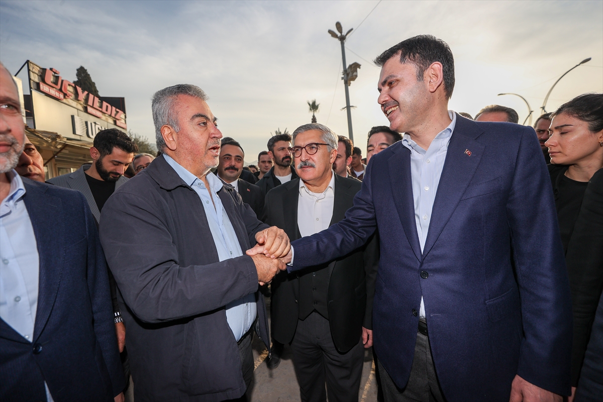 Bakan Kurum, Hatay'da, 455 bininci afet konutu teslimi öncesi incelemelerde bulundu