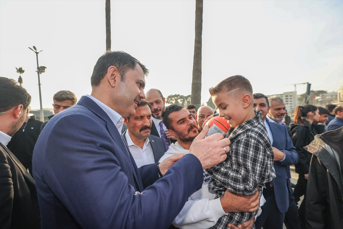 Bakan Kurum, Hatay'da, 455 bininci afet konutu teslimi öncesi incelemelerde bulundu
