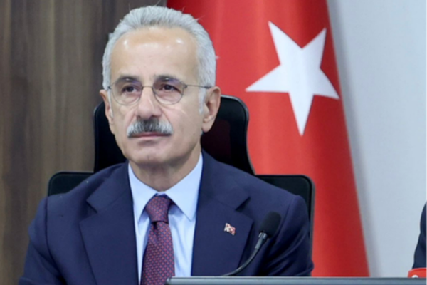 Bakan Uraloğlu, Ankara-Sivas YHT hattına ek seferleri duyurdu