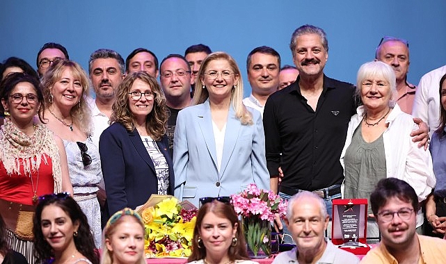 Bakırköy Belediye Tiyatroları'ndan Büyük Başarı