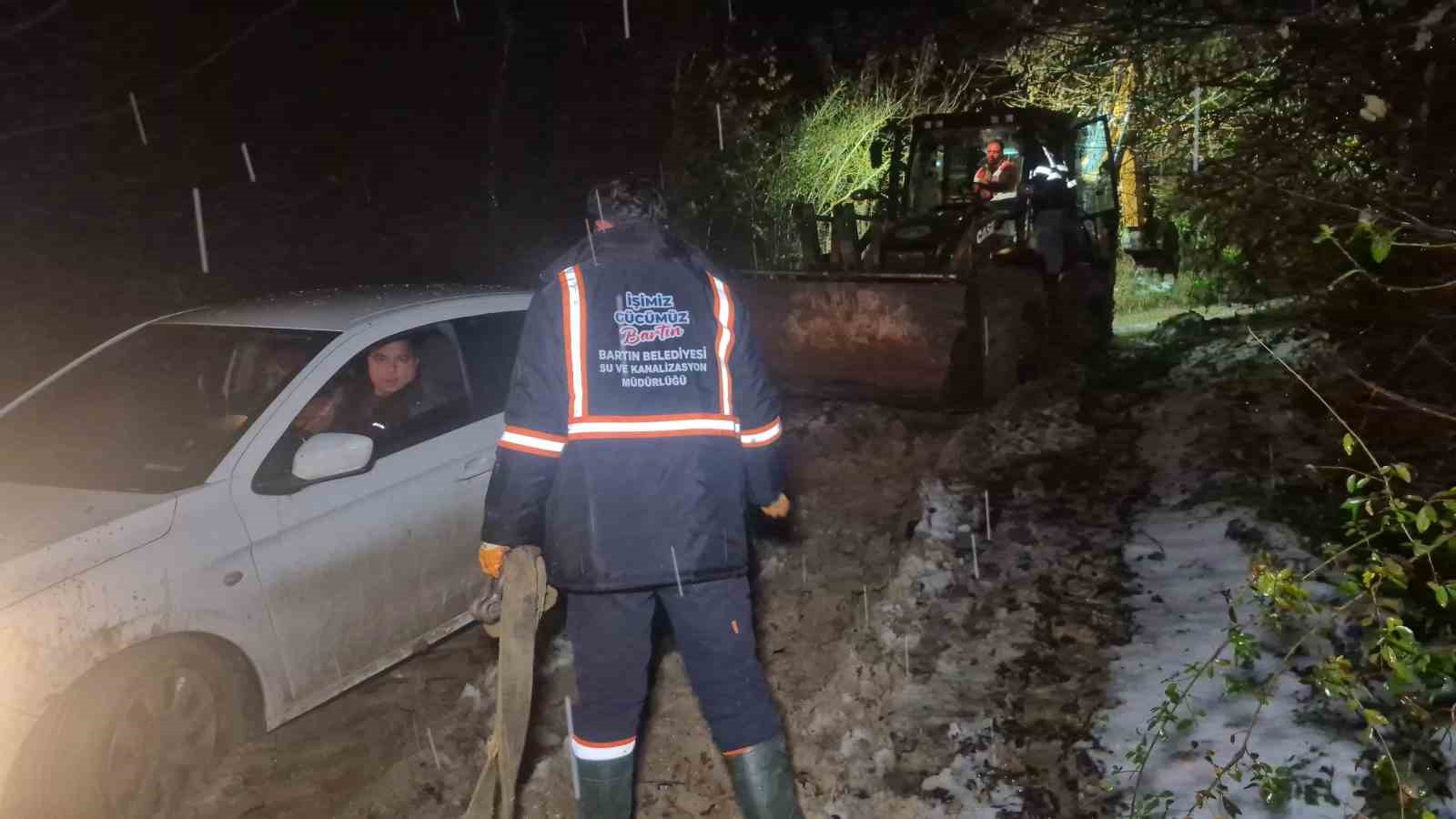 Bartın’da kiralık ev ararken ormanlık alana giren çift mahsur kaldı