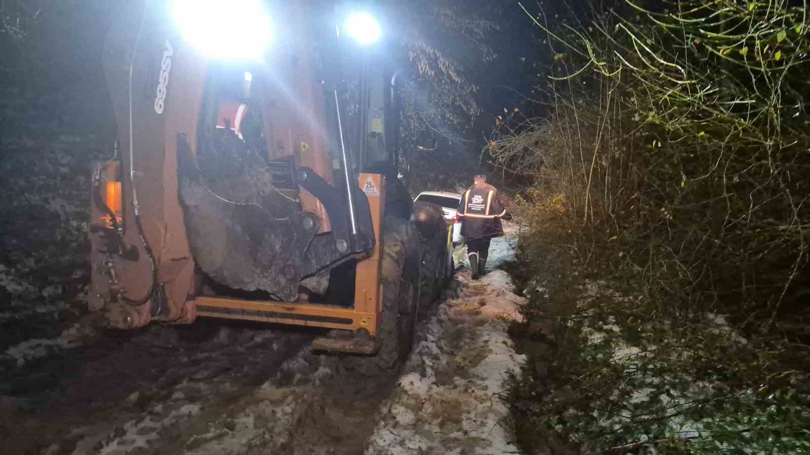 Bartın’da kiralık ev ararken ormanlık alana giren çift mahsur kaldı