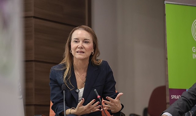 Başkan Mutlu, Konak'ın dirençli kent vizyonunu uluslararası konferansta anlattı