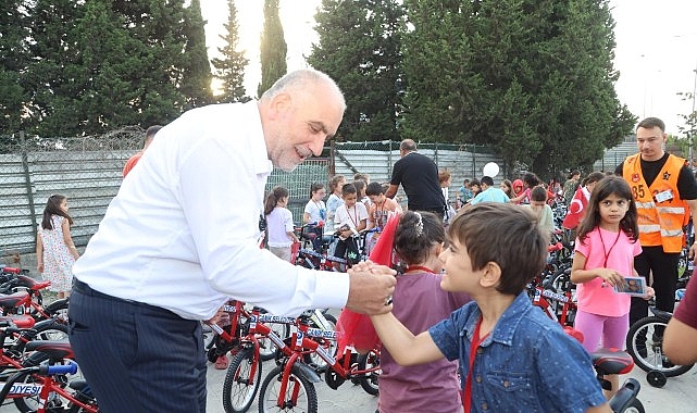 Başkan Sandıkçı'dan Davet: Tüm Çocuklar Hediyelerine Kavuşuyor 
