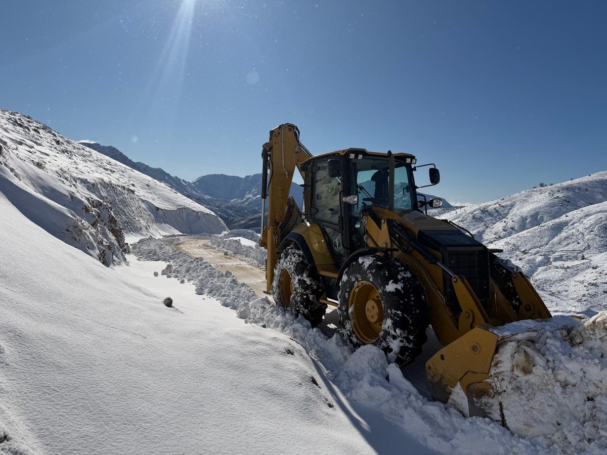 Batman’da kar yağışı ulaşımı aksattı Batman’da kar yağışı ulaşımı aksattı