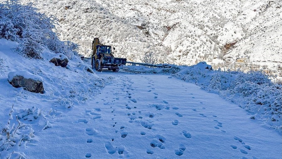 Batman’da kar yağışı ulaşımı aksattı Batman’da kar yağışı ulaşımı aksattı
