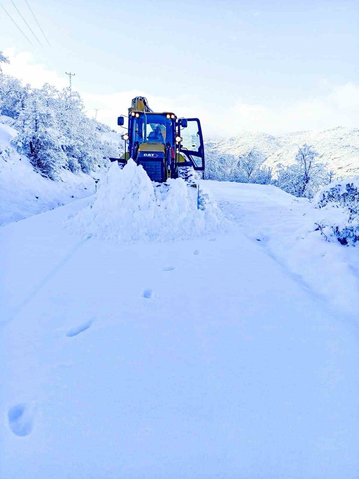 Batman’da kar yağışı ulaşımı aksattı Batman’da kar yağışı ulaşımı aksattı