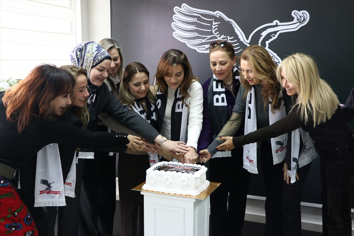 Beşiktaş Kulübünün "İyiliğe Kanat Aç Projesi" kapsamında Elazığ'a gelen heyet ziyaretlerde bulundu Beşiktaş Kulübünün "İyiliğe Kanat Aç Projesi" kapsamında Elazığ'a gelen heyet ziyaretlerde bulundu