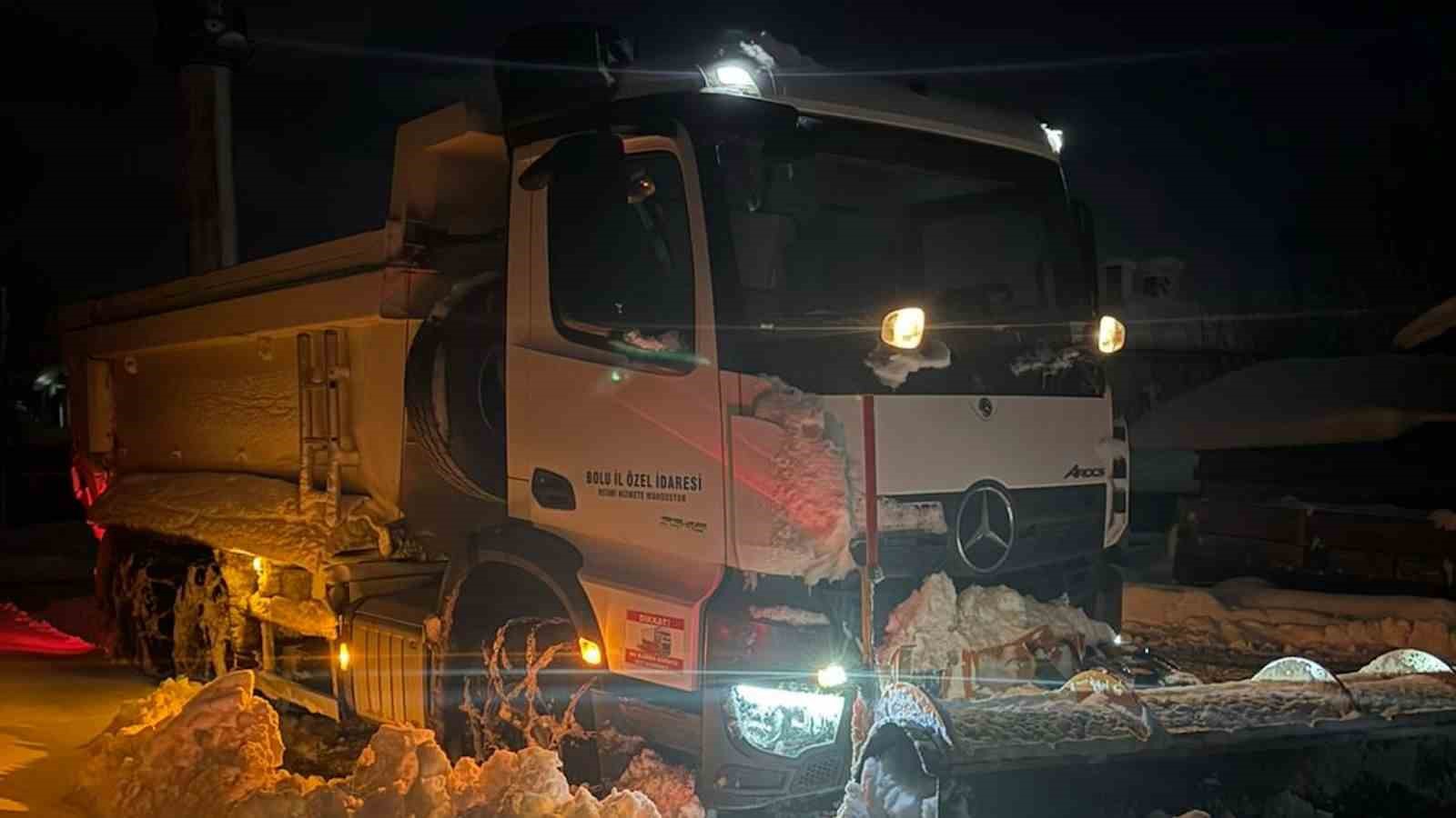 Bolu’da kardan kapanan 191 köy yolu ulaşıma açıldı