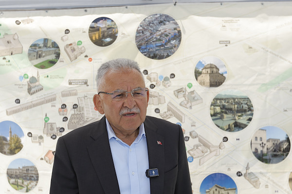 Büyükkılıç, TİM'in ilk 1000 ihracatçı listesine giren Kayseri firmalarını kutladı