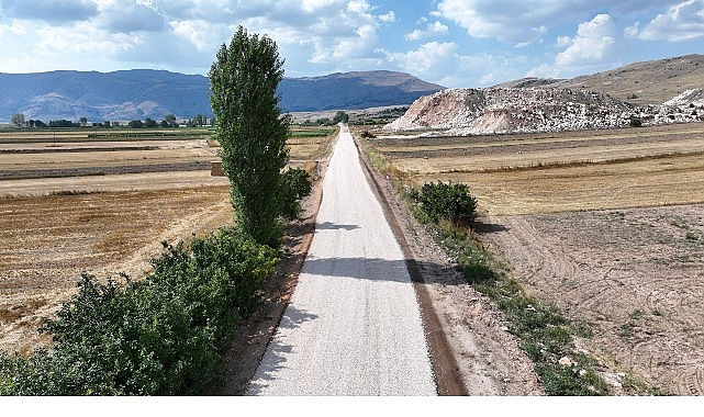 Büyükşehir Belediyesi'nin kırsalda yol çalışmaları sürüyor