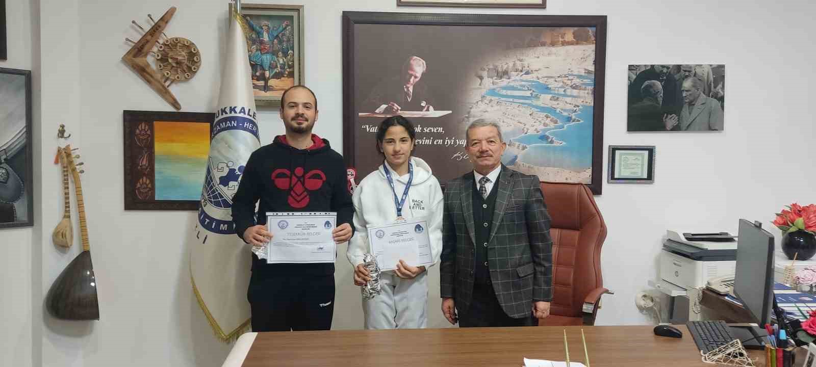 Denizlili eskrim sporcusundan gururlandıran başarı