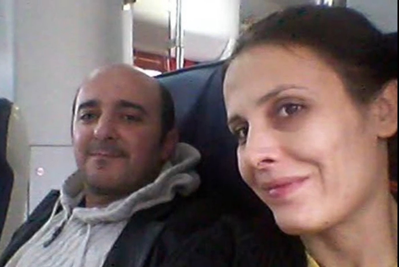 Eşi tarafından öldürülen kadının tabutunu kadınlar taşıdı Eşi tarafından öldürülen kadının tabutunu kadınlar taşıdı